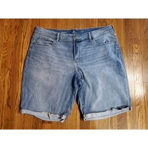 St Johns Bay Womens 24W Bermuda Shorts High Rise Cuffed Medium Wash Blue Denim
